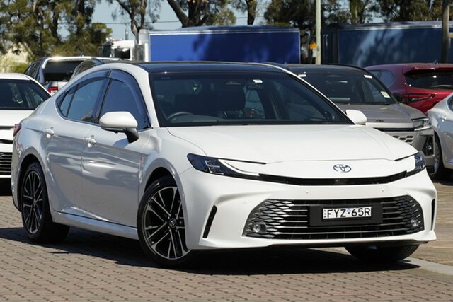 Image of 2025 Toyota Camry Hybrid SL