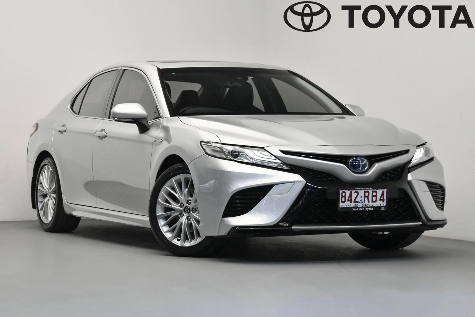 Image of 2018 Toyota Camry Hybrid SL