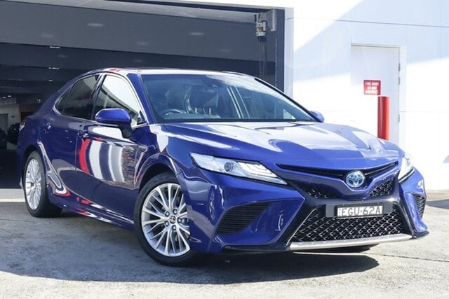 Image of 2020 Toyota Camry Hybrid SL