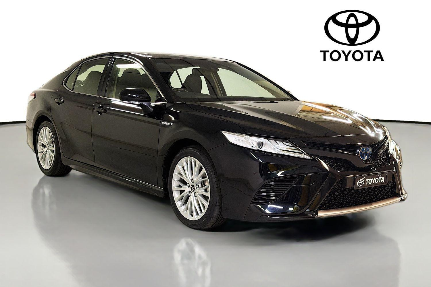 Image of 2020 Toyota Camry Hybrid SL