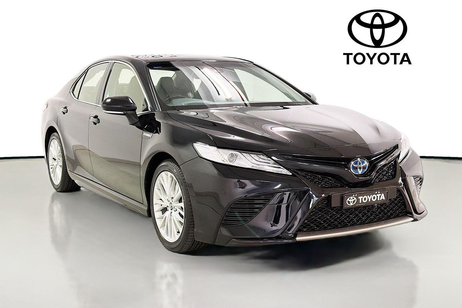 Image of 2020 Toyota Camry Hybrid SL