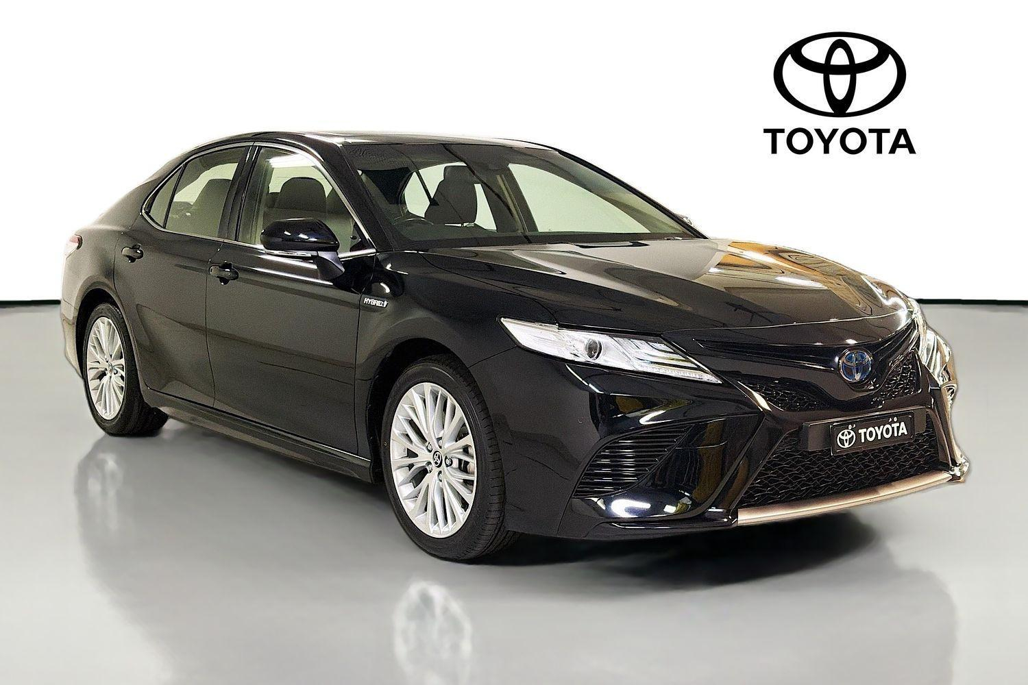 Image of 2020 Toyota Camry Hybrid SL