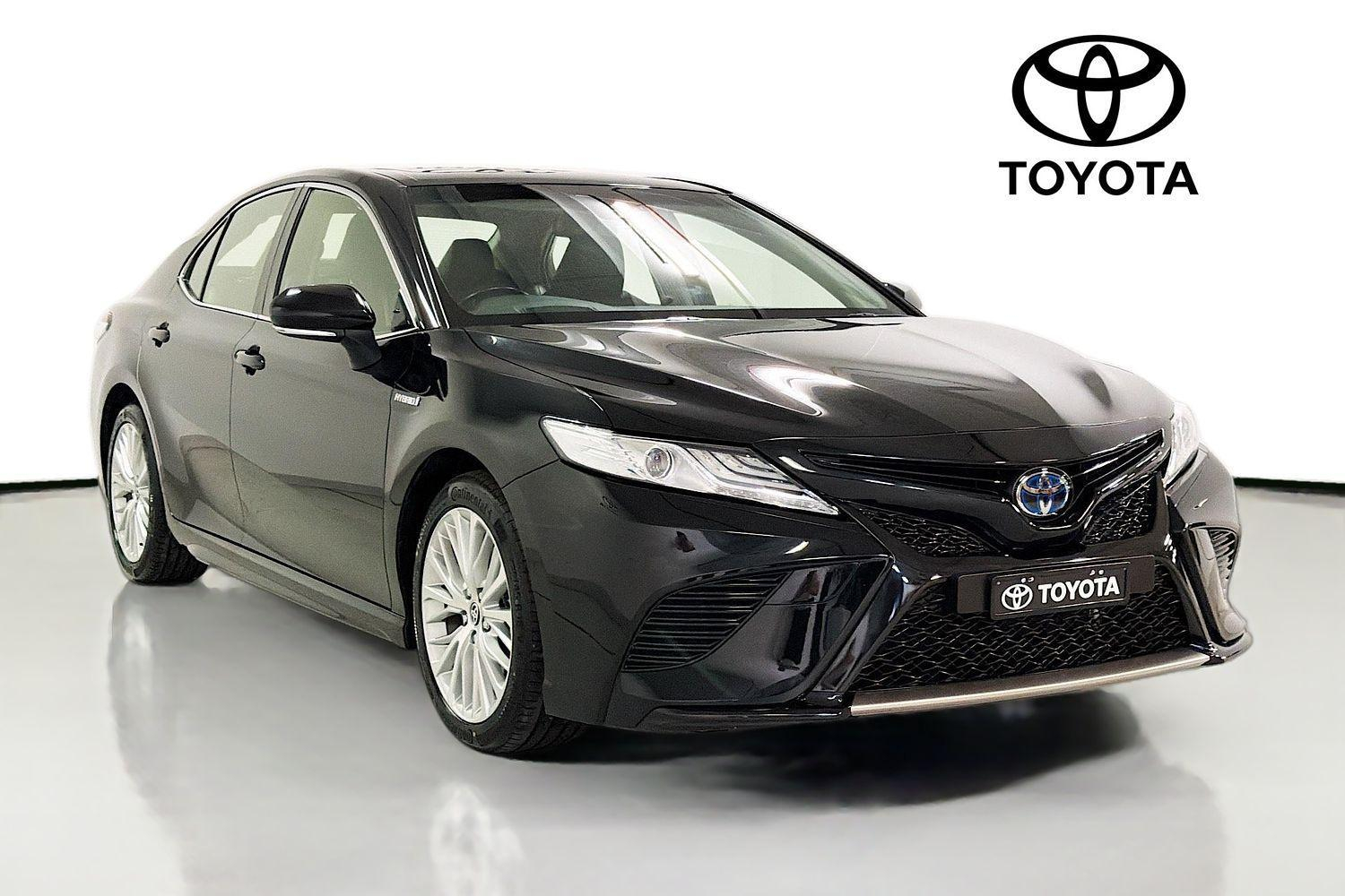 Image of 2020 Toyota Camry Hybrid SL