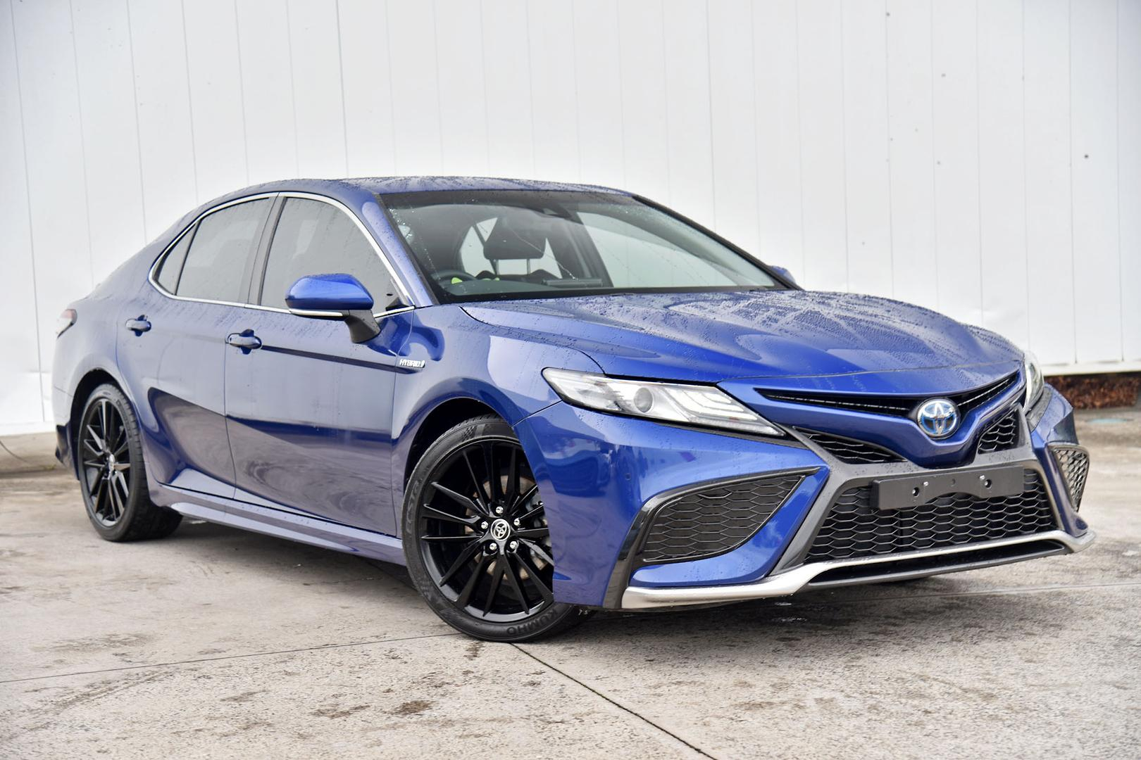 Image of 2021 Toyota Camry Hybrid SX