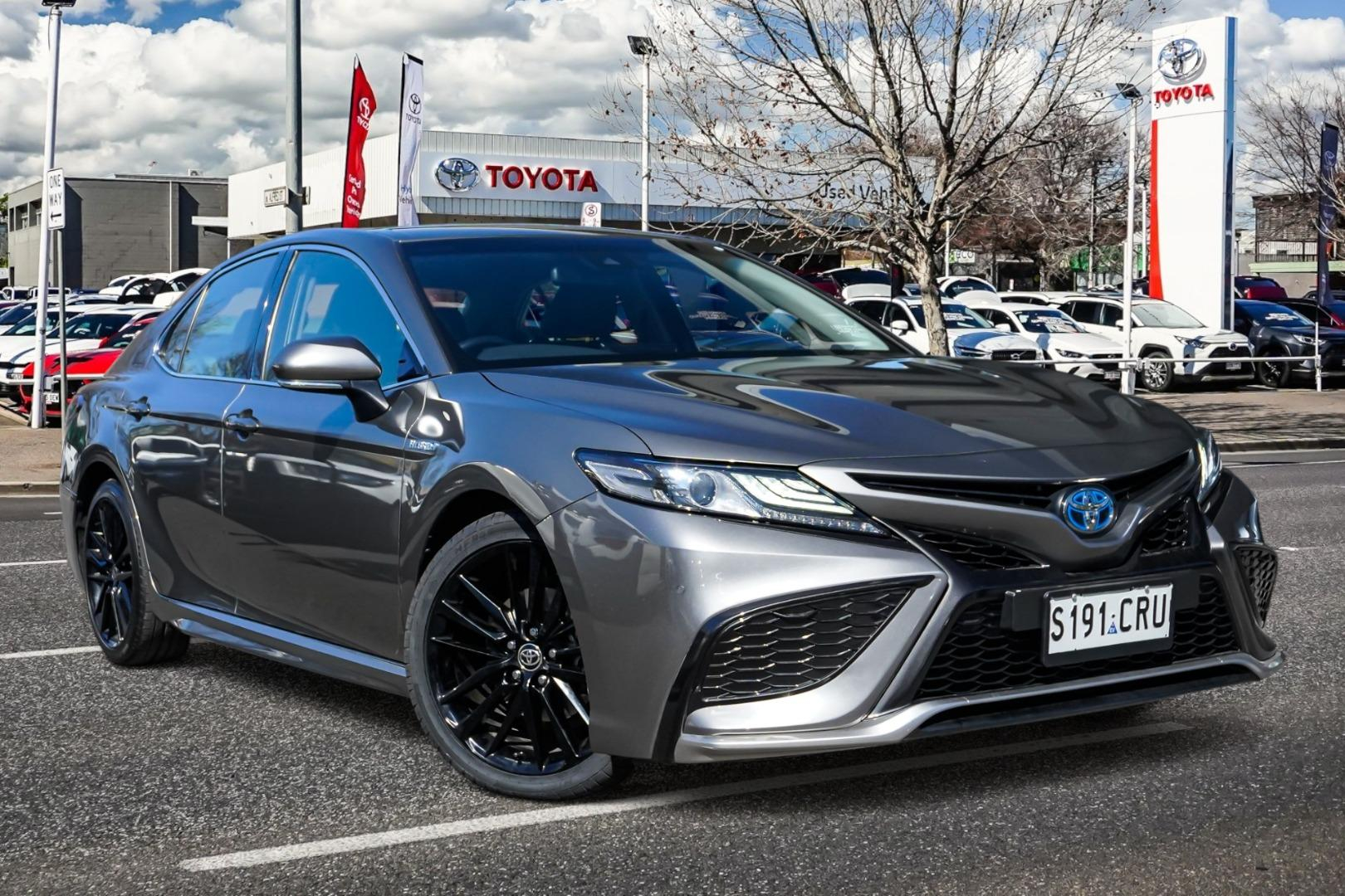 Image of 2022 Toyota Camry Hybrid SX