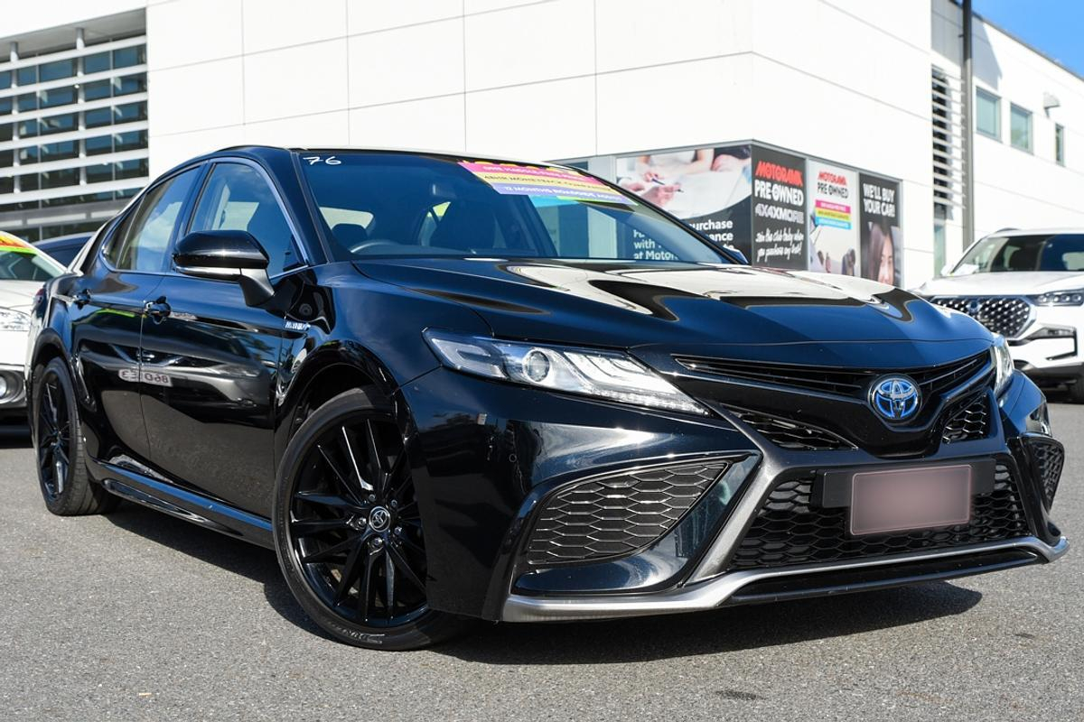 Image of 2022 Toyota Camry Hybrid SX