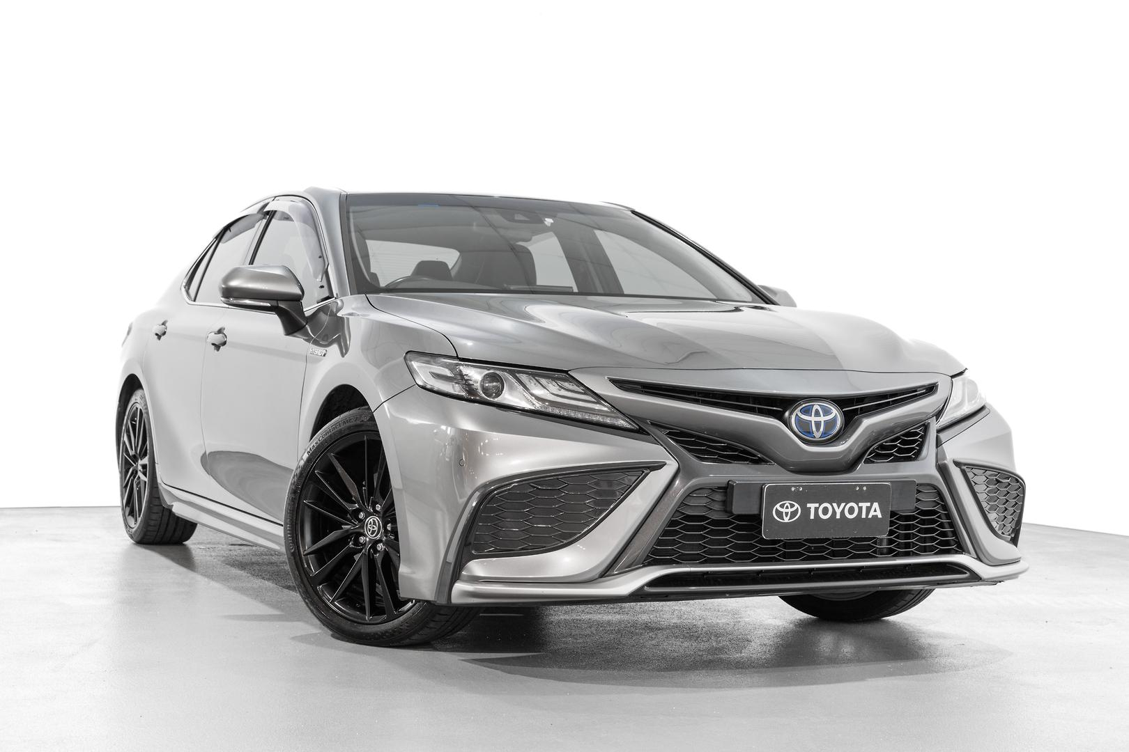 Image of 2021 Toyota Camry Hybrid SX