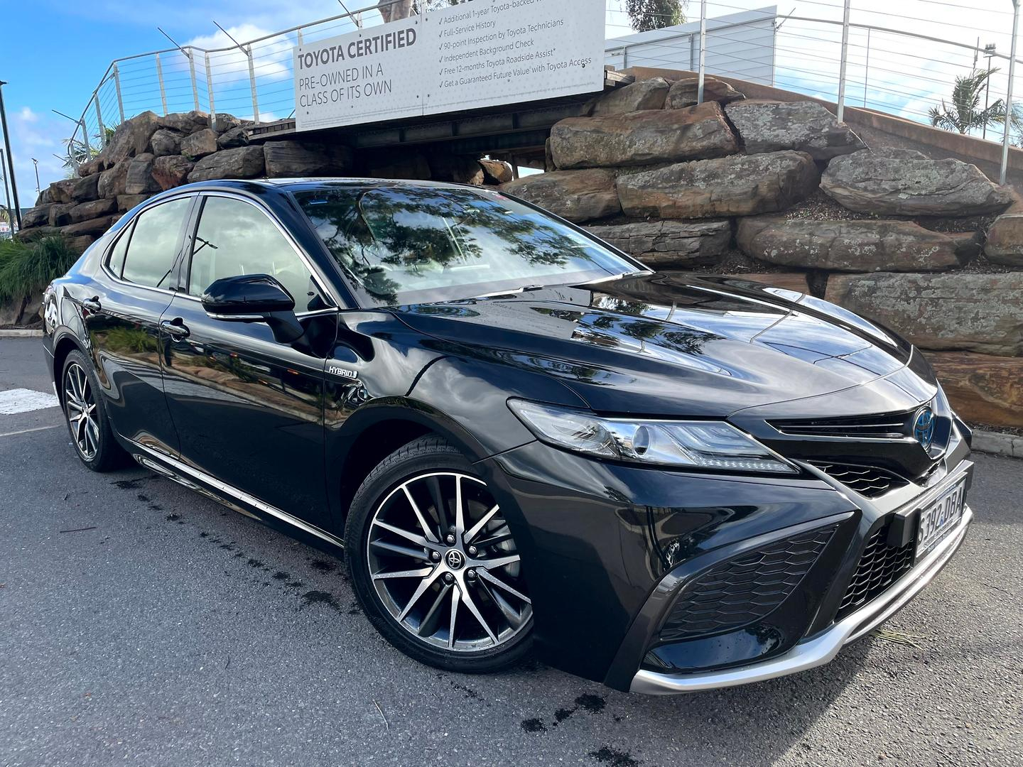 Image of 2024 Toyota Camry Hybrid SL