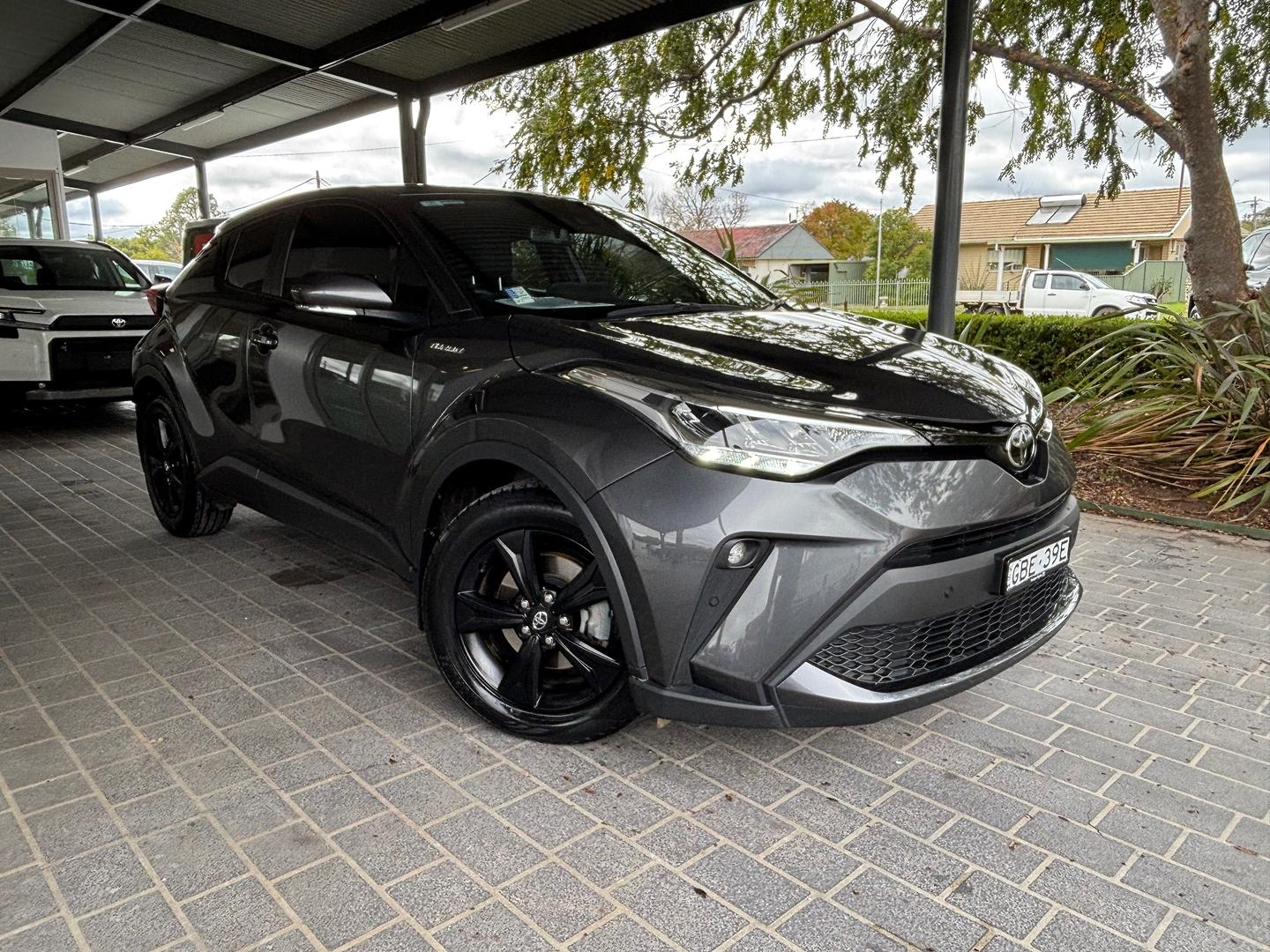 Image of 2020 Toyota C-HR Standard 2WD