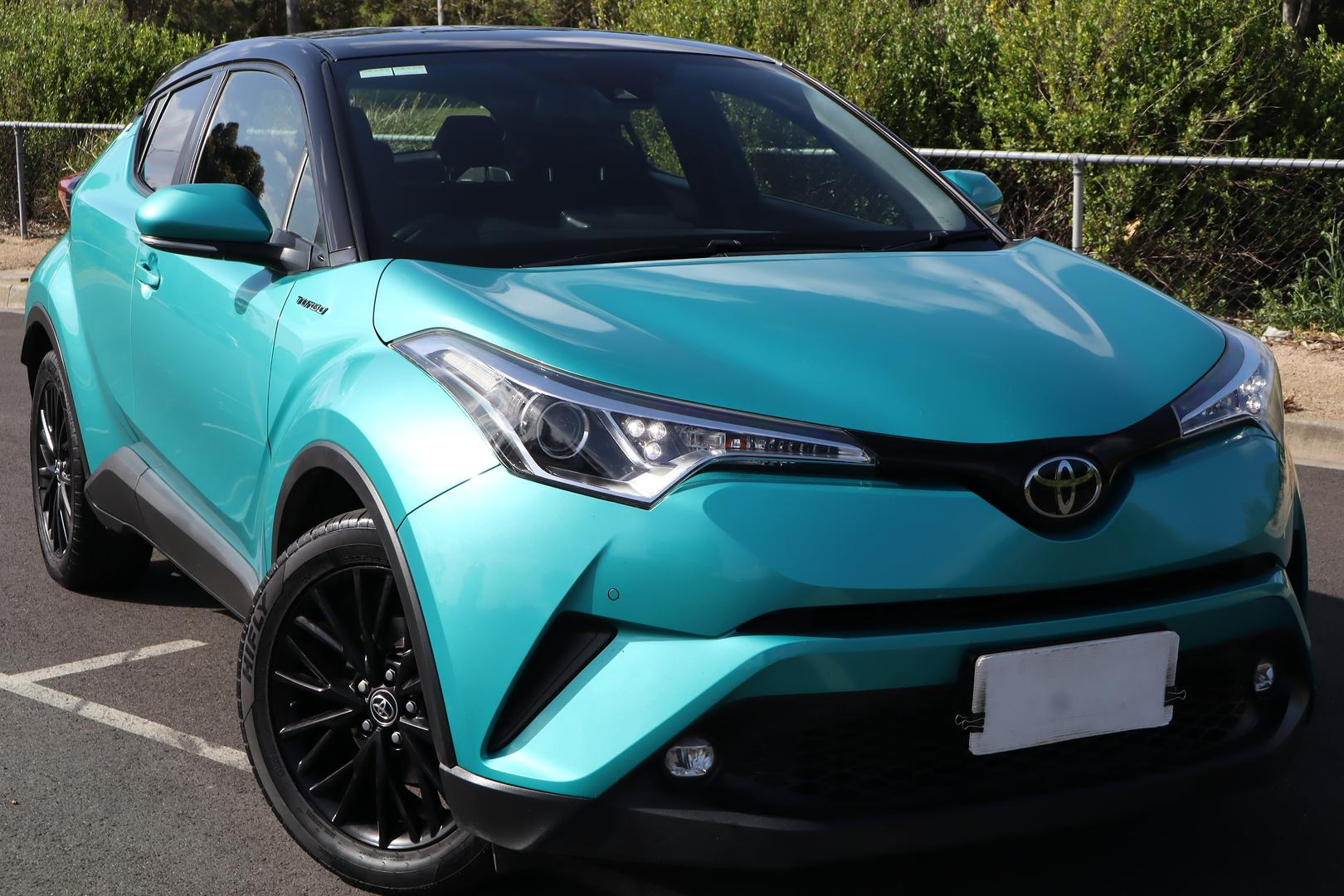 Image of 2017 Toyota C-HR Standard 2WD