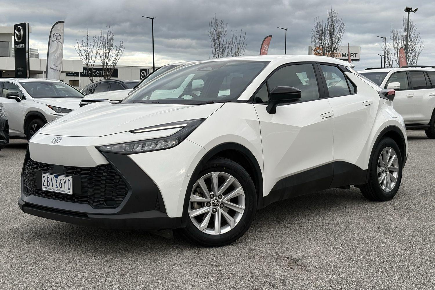 Image of 2024 Toyota CHR HYBRID GXL-2WD