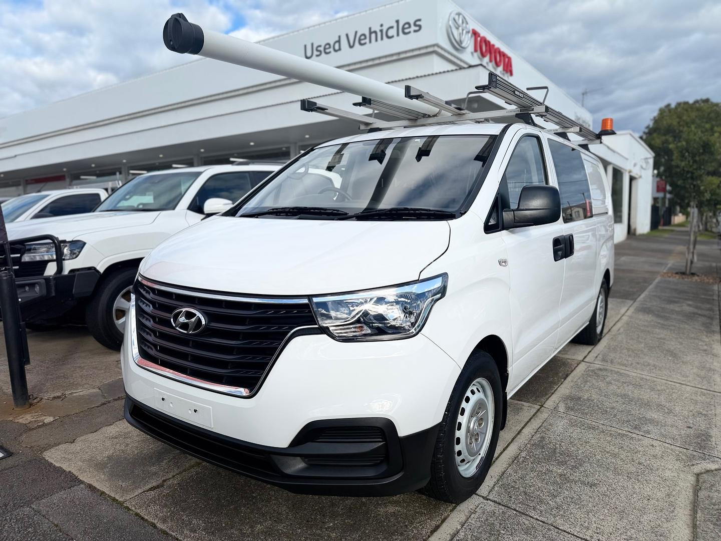 Image of 2018 HYUNDAI iLOAD Base