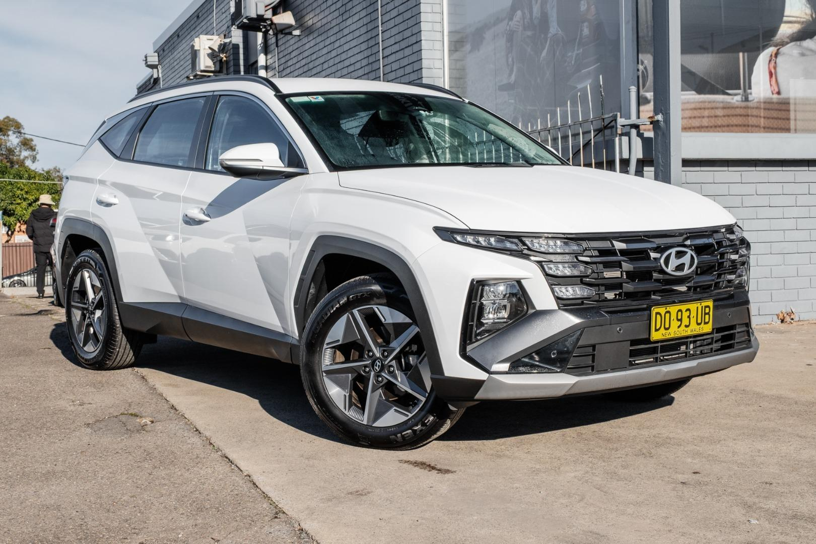 Image of 2025 Hyundai TUCSON Base