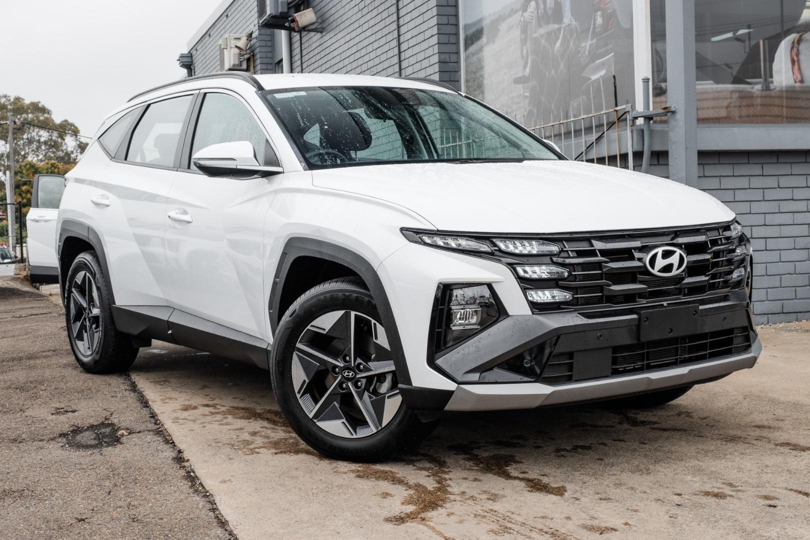 Image of 2025 Hyundai TUCSON Base
