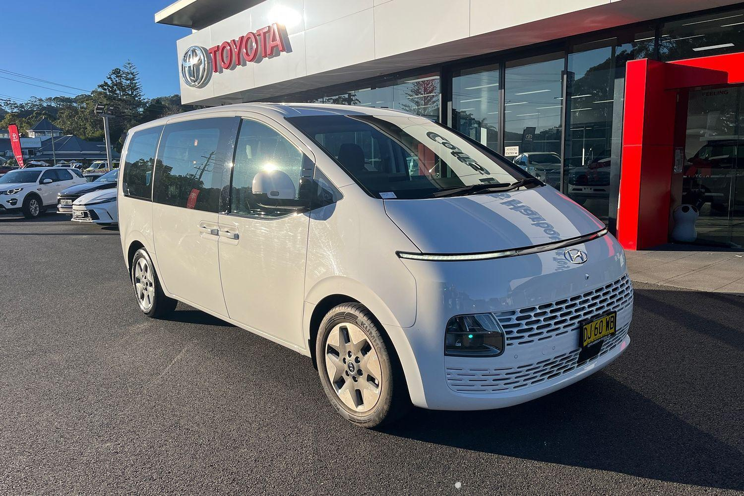 Image of 2023 Hyundai STARIA Base