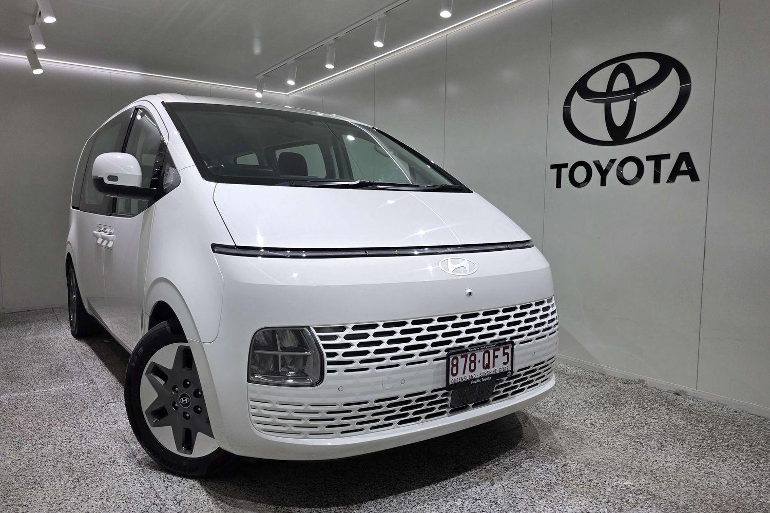 Image of 2024 Hyundai STARIA Base
