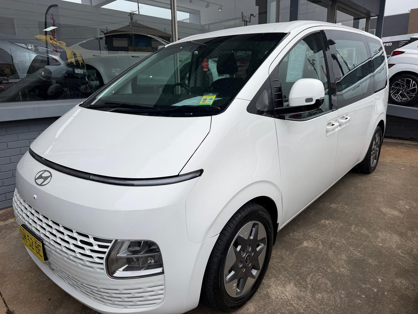 Image of 2024 Hyundai STARIA Base