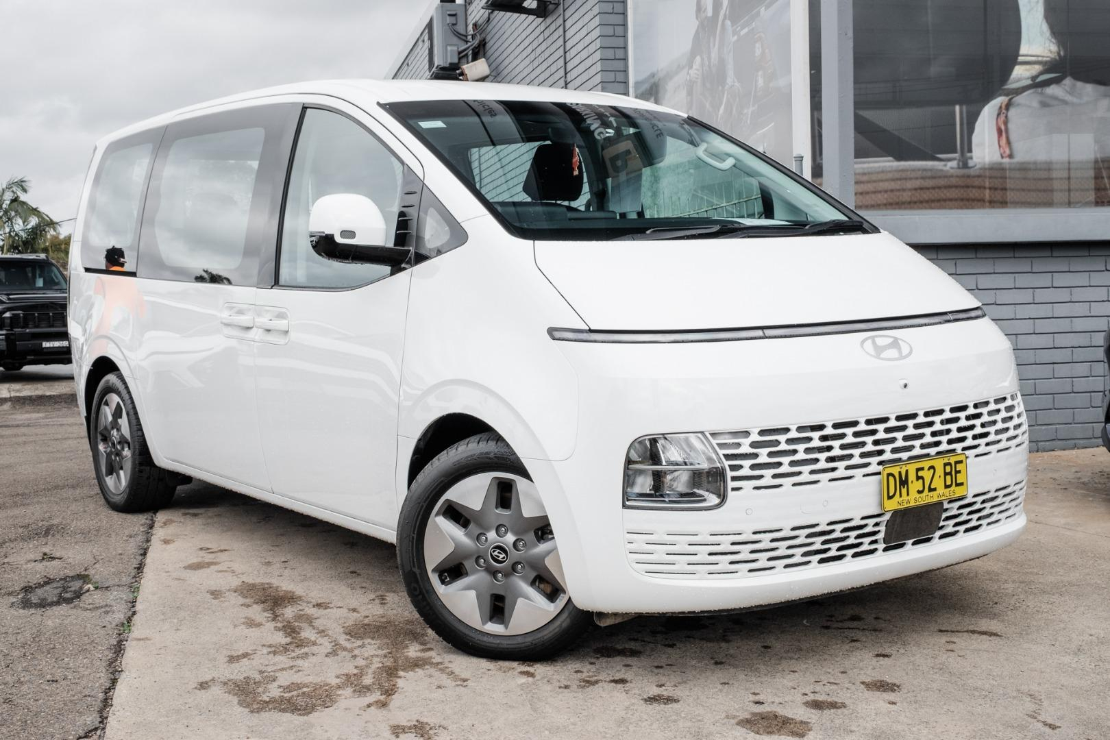 Image of 2024 Hyundai STARIA Base