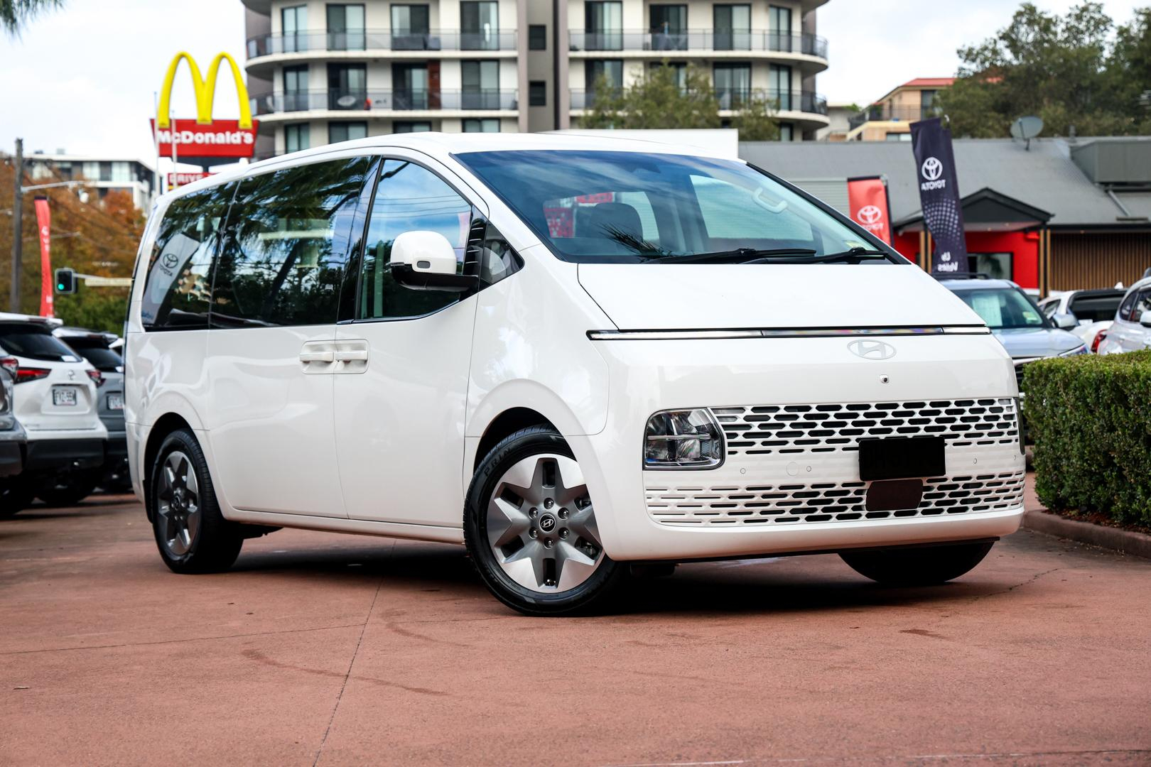 Image of 2024 Hyundai STARIA Base