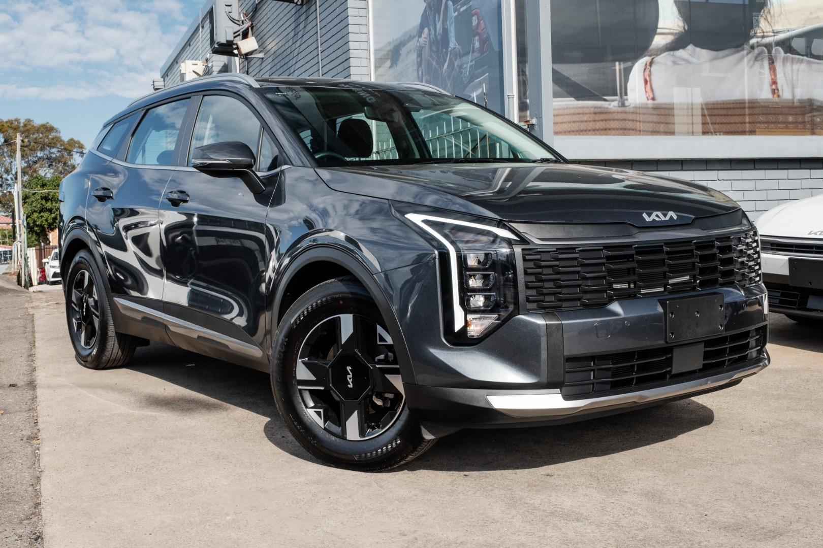 Image of 2025 Kia SPORTAGE S