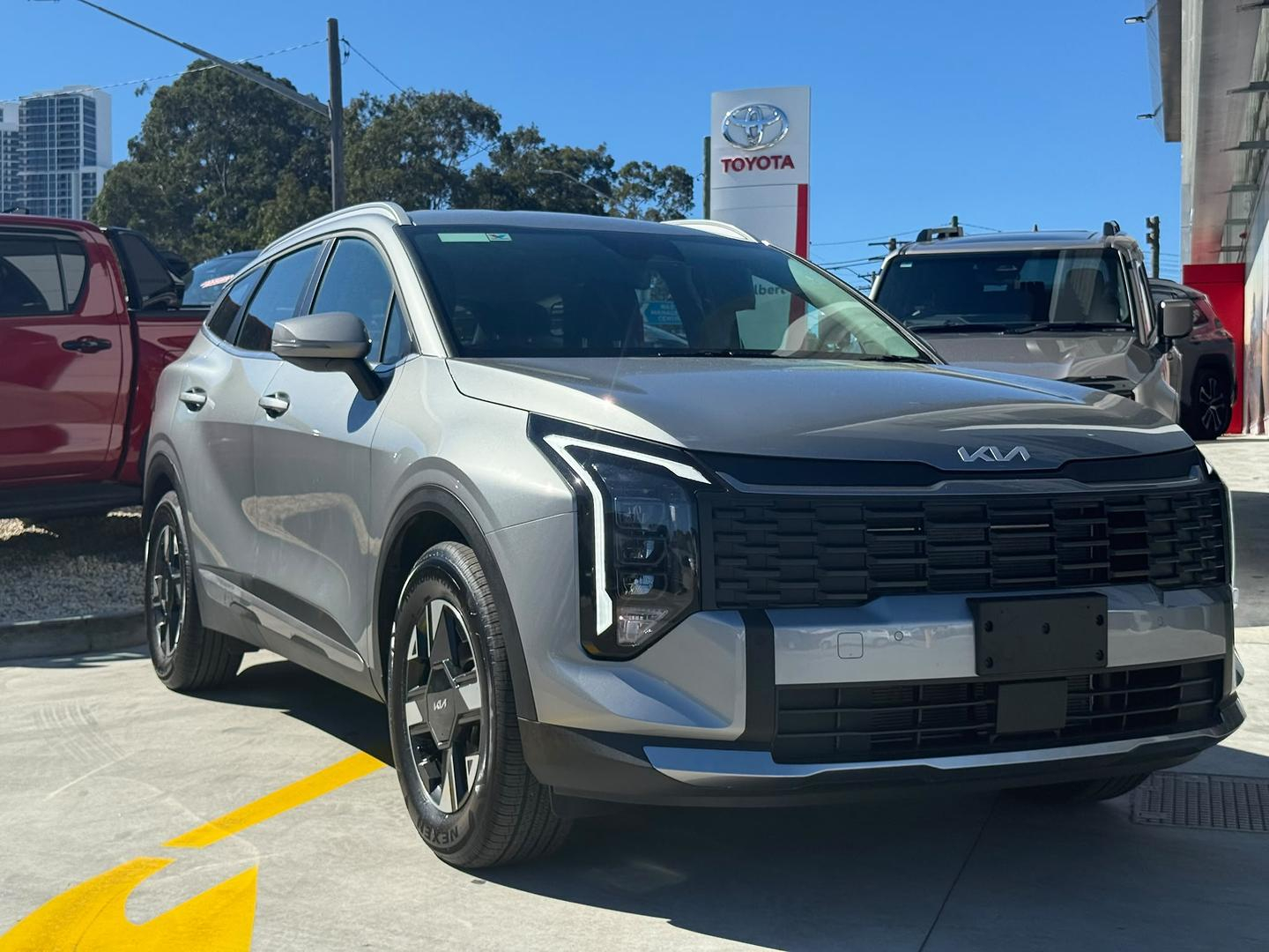 Image of 2025 Kia SPORTAGE S