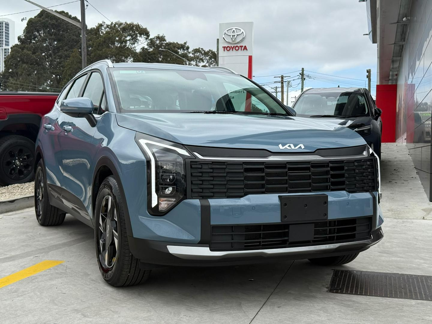 Image of 2025 Kia SPORTAGE S
