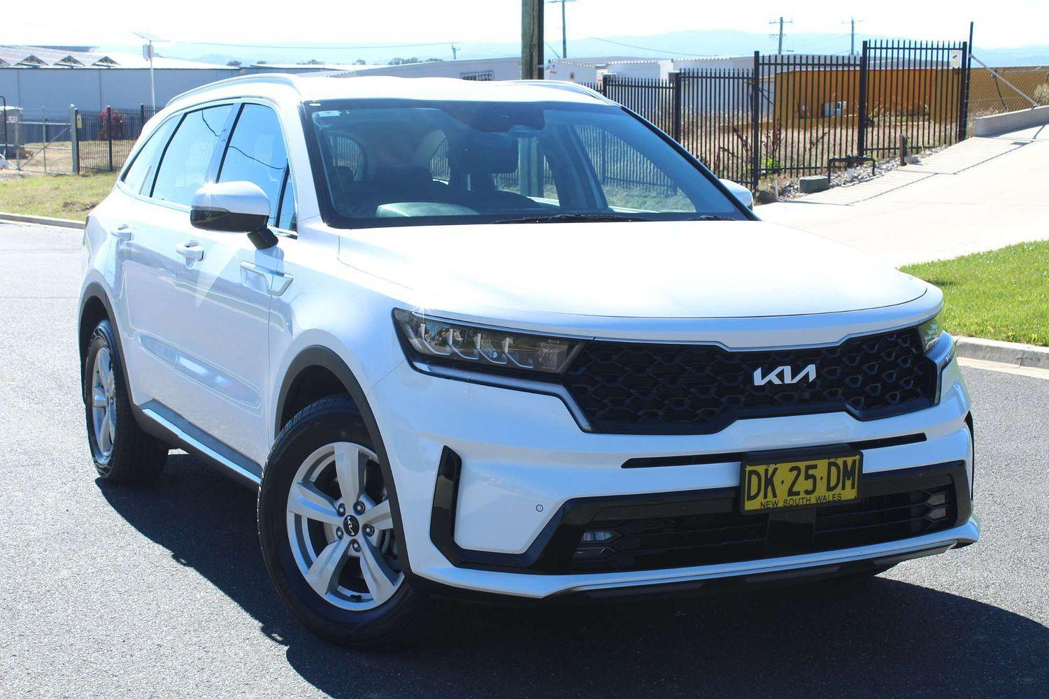 Image of 2023 KIA SORENTO S