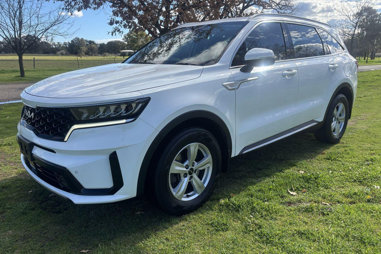 Image of 2022 KIA SORENTO S