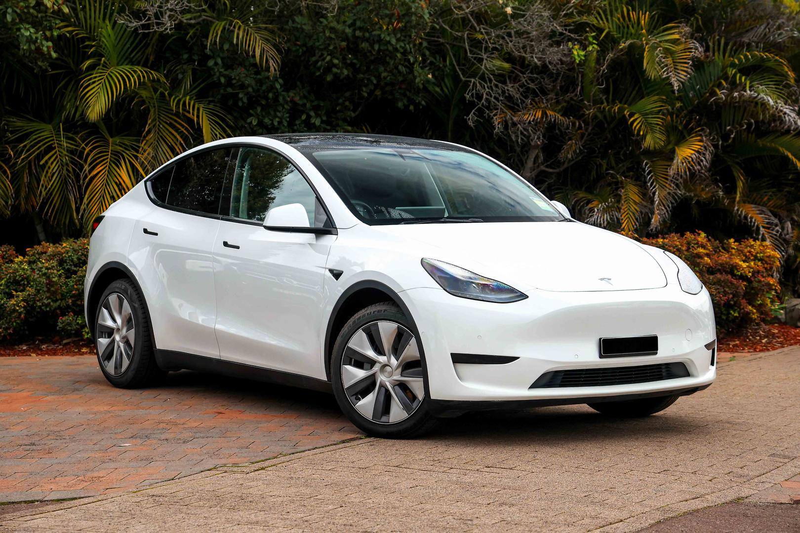 Image of 2023 TESLA MODEL Y Rear-Wheel Drive