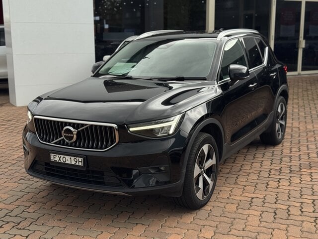 Image of 2022 VOLVO XC40 Plus B4