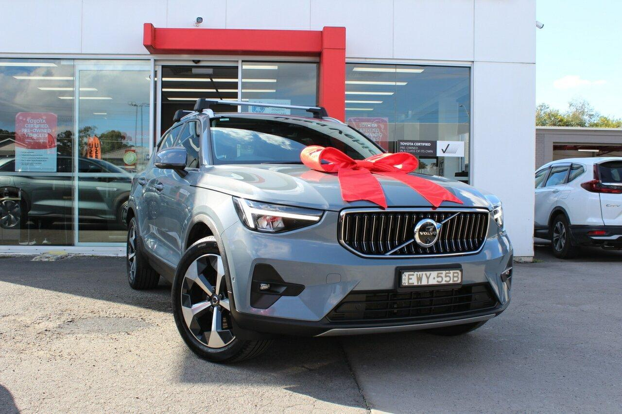 Image of 2022 VOLVO XC40 Ultimate B4 Bright