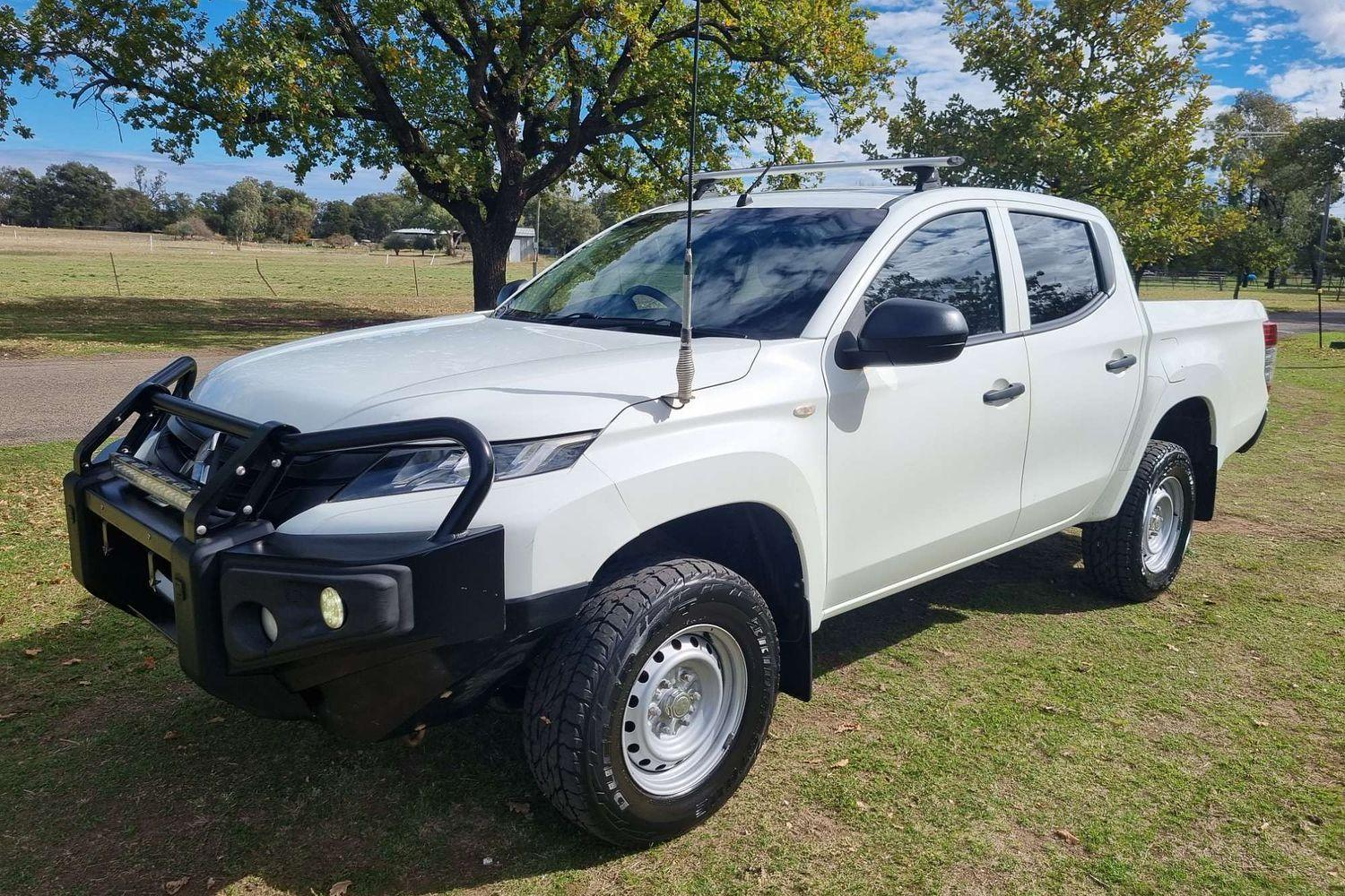 Image of 2019 Mitsubishi Triton GLX