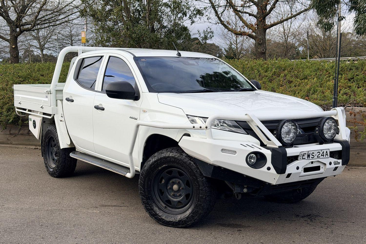 Image of 2022 Mitsubishi TRITON GLX