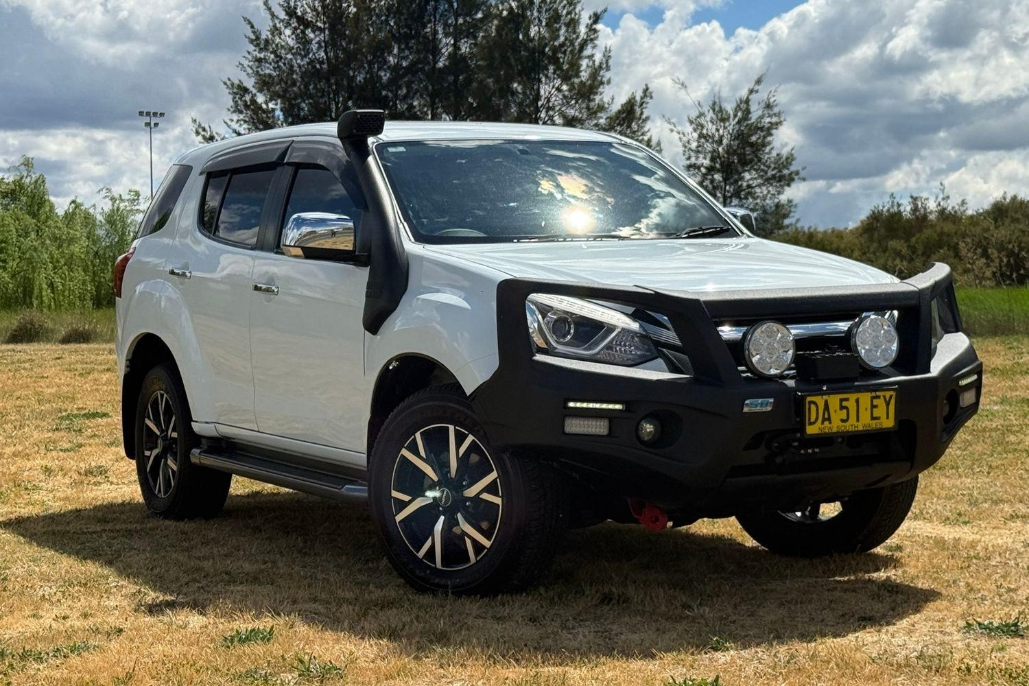 Image of 2020 ISUZU MU-X LS-U