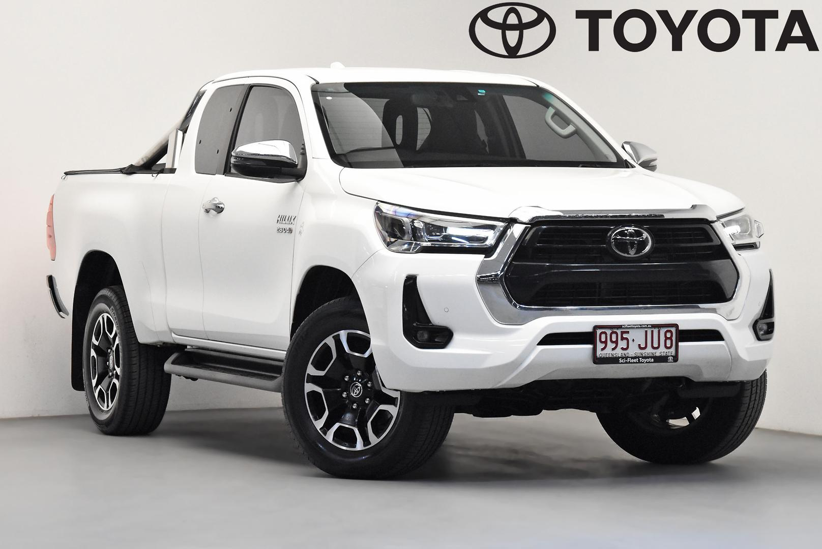Image of 2023 Toyota Hilux 4x4 SR5
