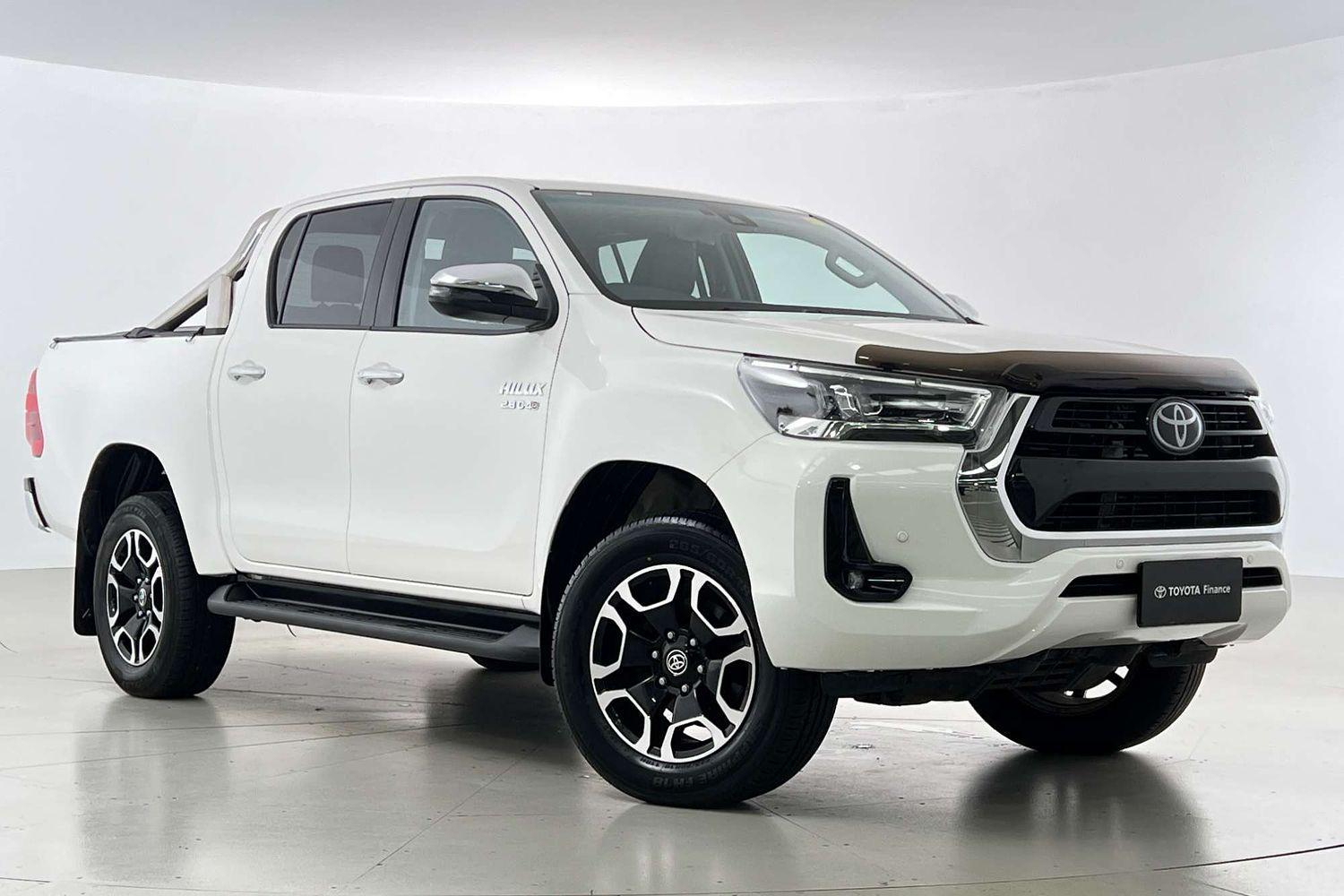 Image of 2021 Toyota Hilux 4x4 SR5