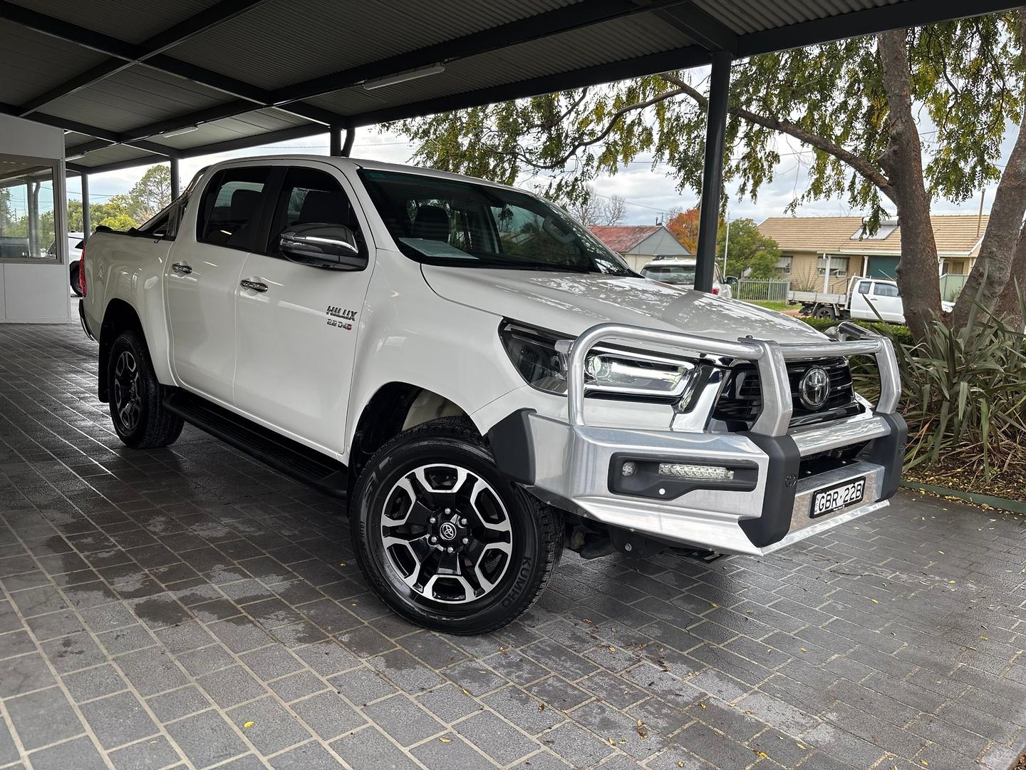 Image of 2023 Toyota Hilux 4x4 SR5