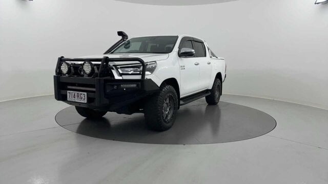 Image of 2023 Toyota Hilux 4x4 SR5