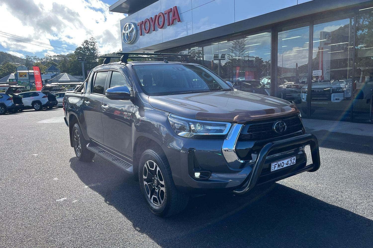 Image of 2021 Toyota Hilux SR5