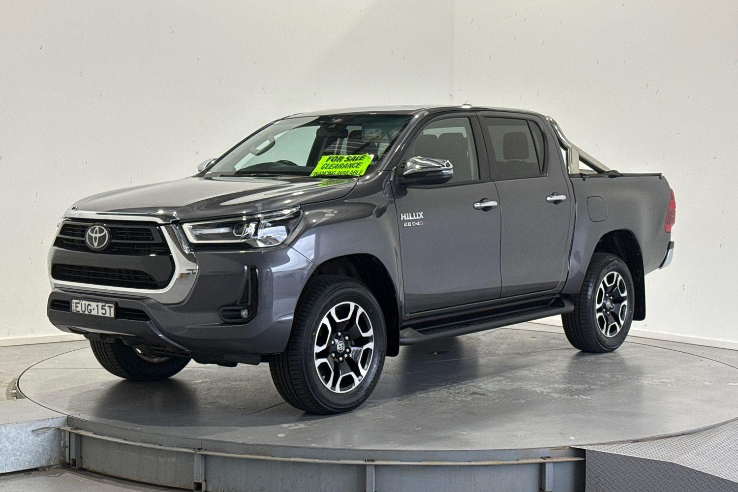 Image of 2022 TOYOTA Hilux 4x4 SR5