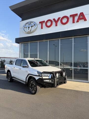 Image of 2021 Toyota Hilux SR5
