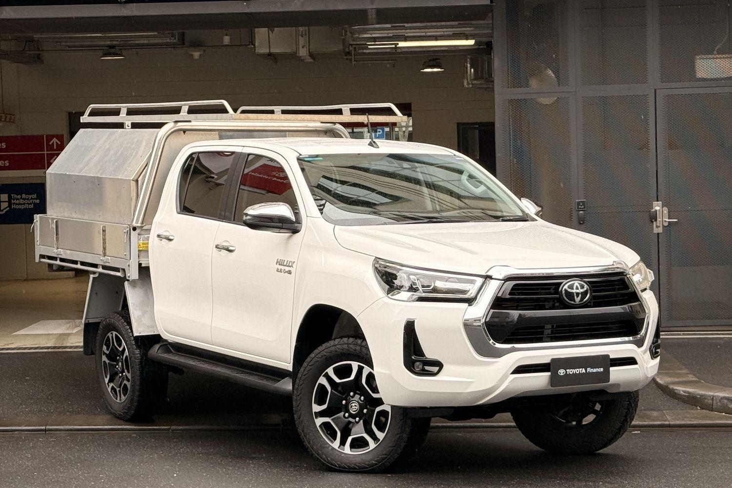 Image of 2021 Toyota Hilux 4x4 SR5