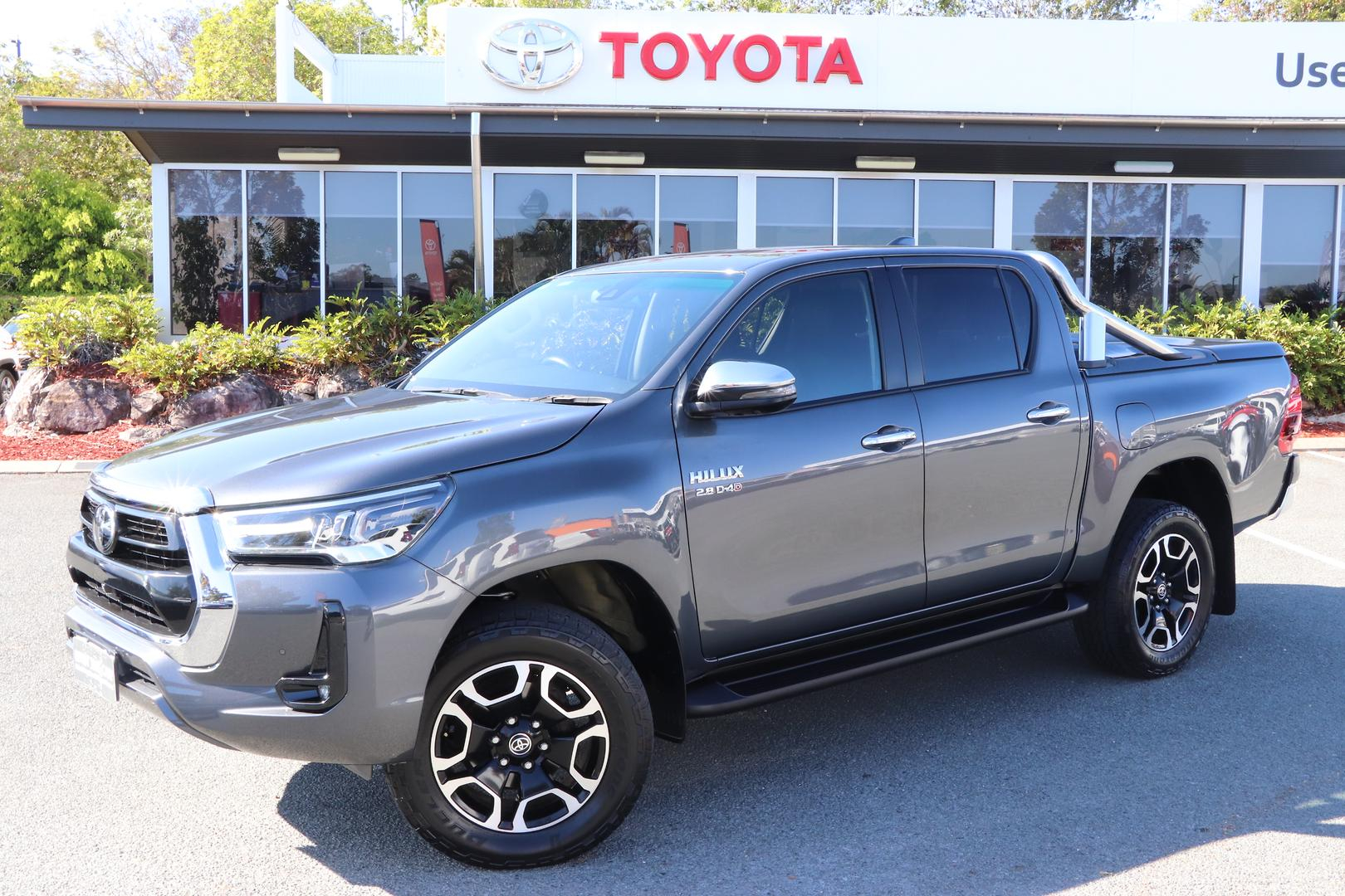 Image of 2023 Toyota Hilux 4x4 SR5