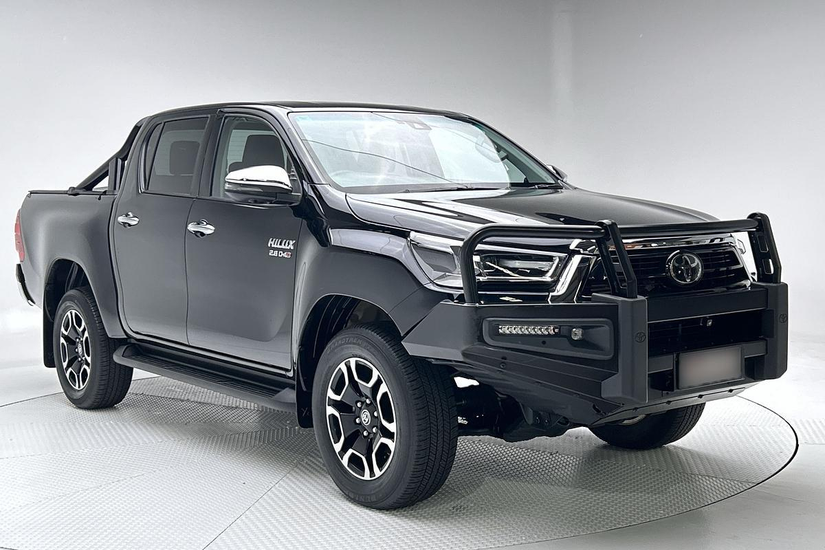 Image of 2023 Toyota Hilux 4x4 SR5