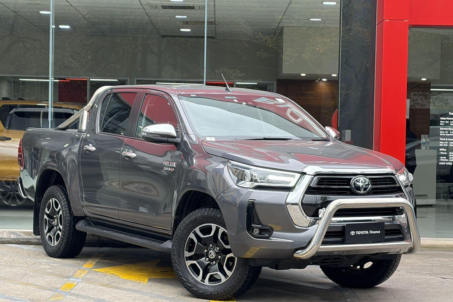 Image of 2021 Toyota Hilux 4x4 SR5
