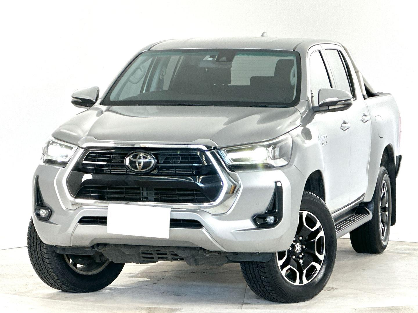 Image of 2022 Toyota Hilux SR5