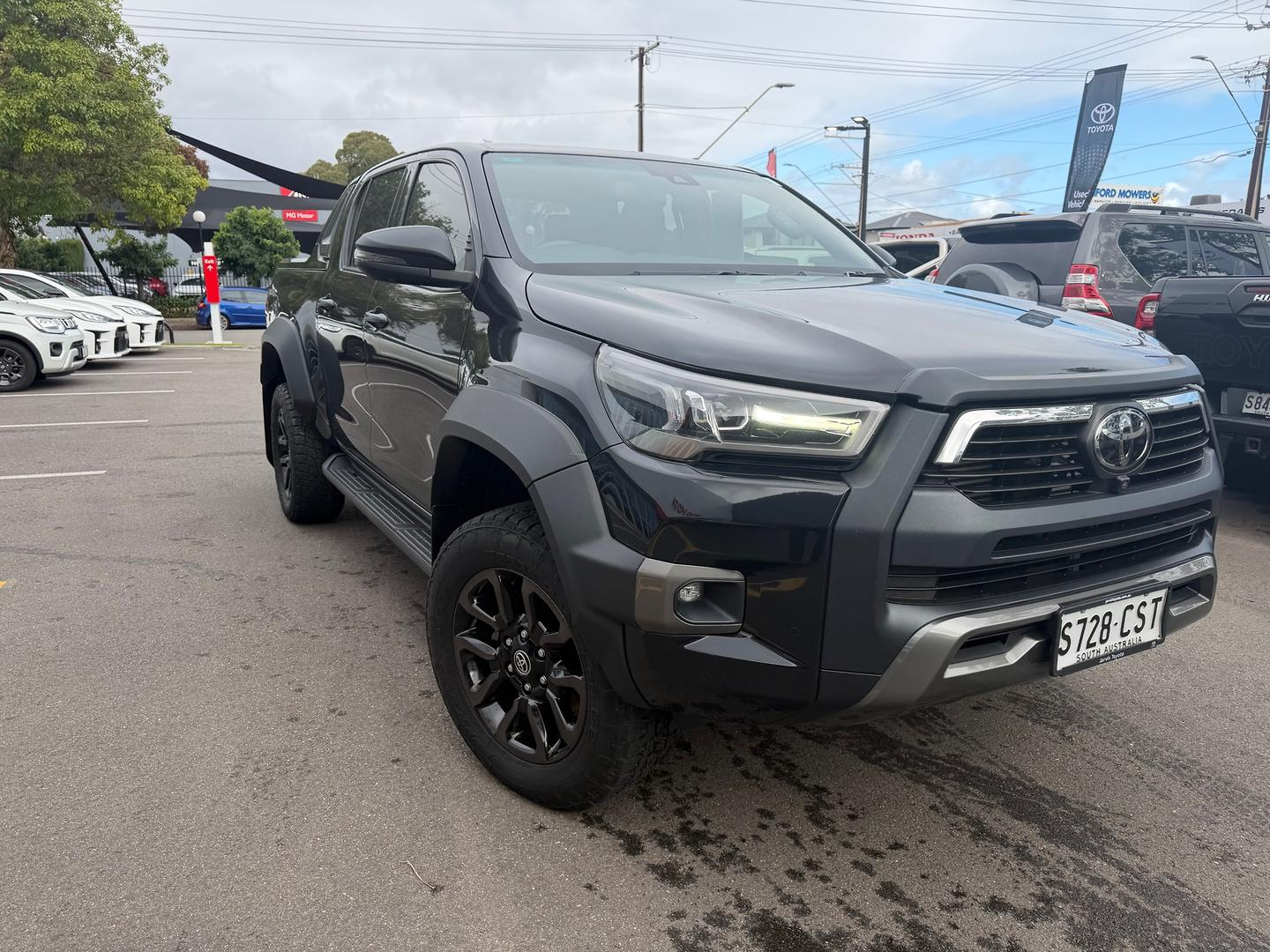 Image of 2022 Toyota Hilux 4x4 Rogue 1