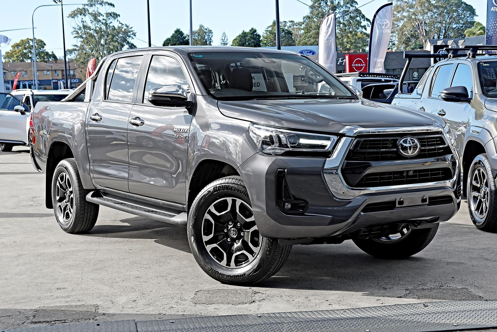 Image of 2022 Toyota Hilux 4x4 SR5