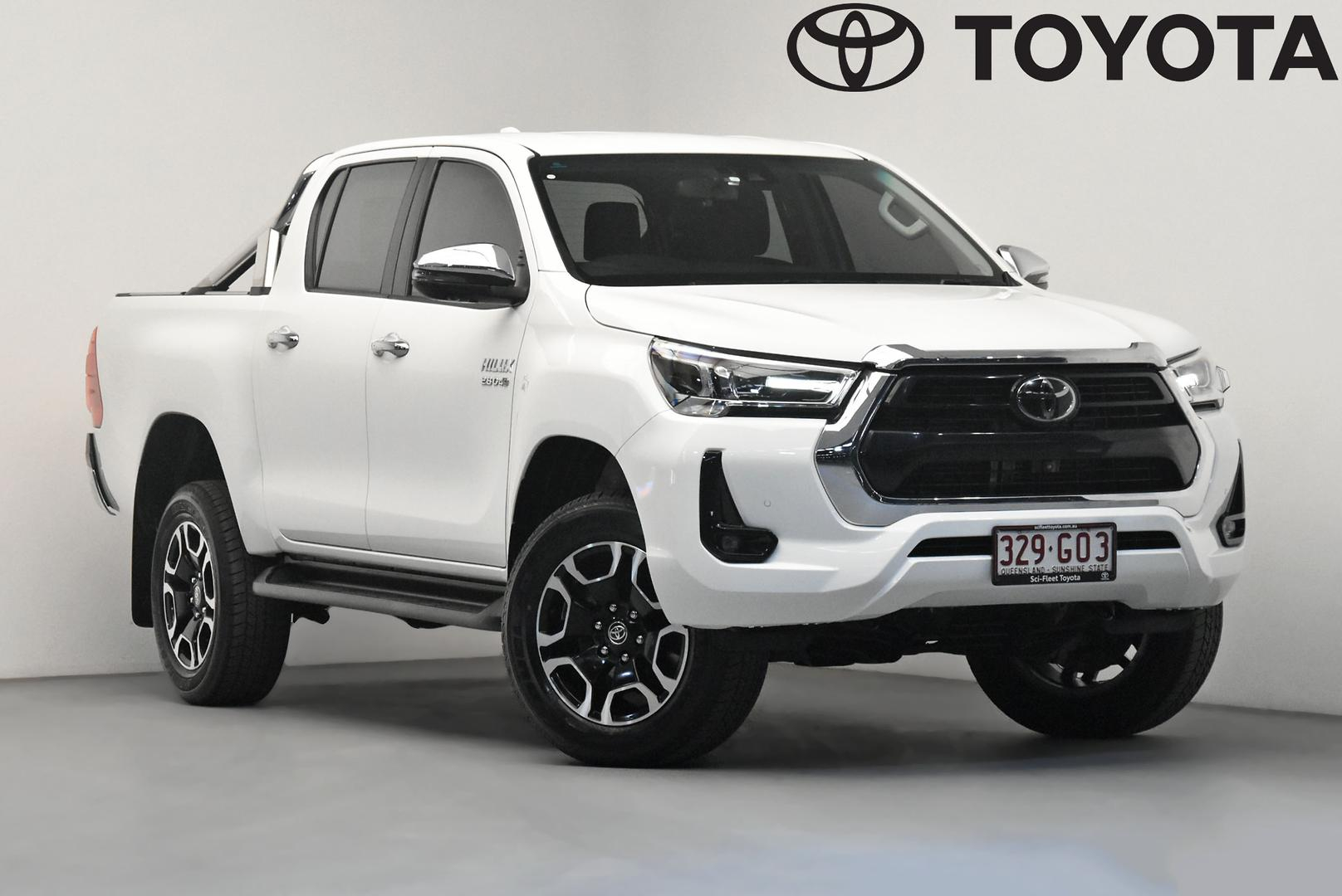 Image of 2023 Toyota Hilux 4x4 SR5