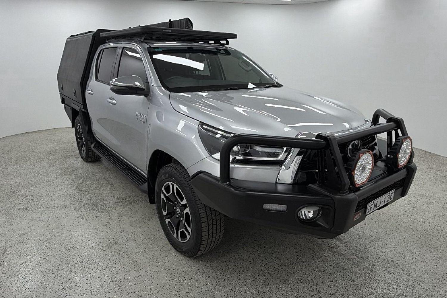 Image of 2023 Toyota Hilux 4x4 SR5